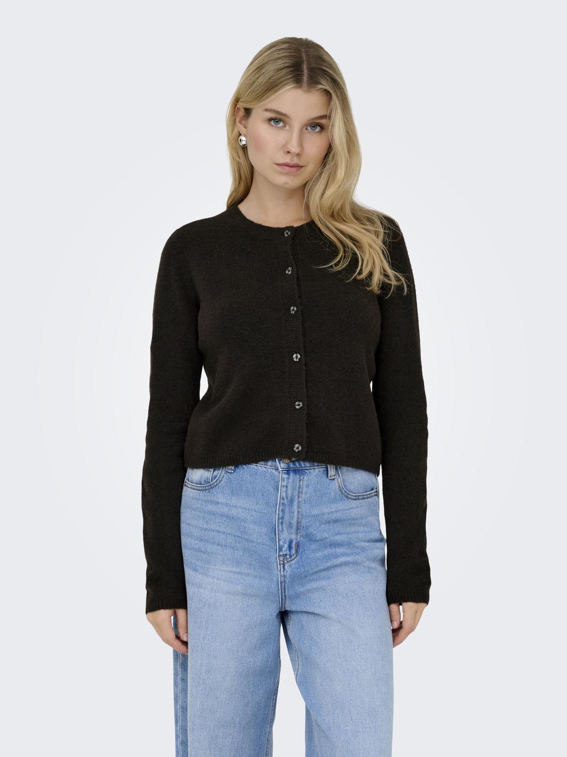 model_shot-front